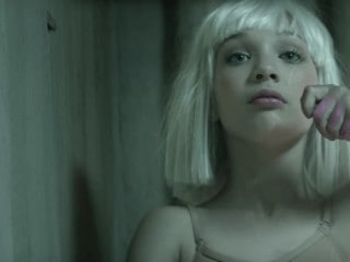 Смысл клипа Sia - Chandelier