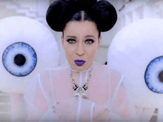 Смысл песни Ёлка — Грею счастье