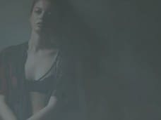 Смысл клипа LP — Lost on You