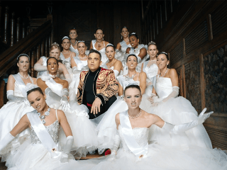 Смысл песни Robbie Williams — Party like a Russian