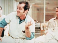 Фильм Пролетая над гнездом кукушки (1975) - скрытый психологический смысл и объяснение