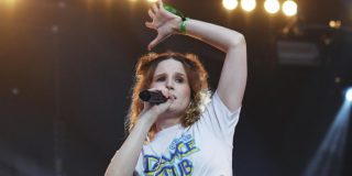 Песня Сэлфхарм, текст и аккорды - Монеточка